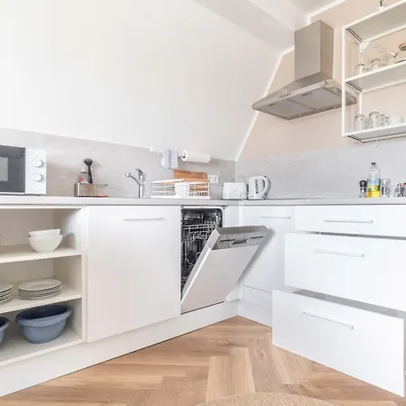 & Calm - Wohlfuehl-wohnung In Stadtnaehe Fuer Familien Oder Freunde