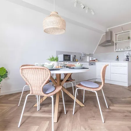 & Calm - Wohlfuehl-wohnung In Stadtnaehe Fuer Familien Oder Freunde Lejlighed *