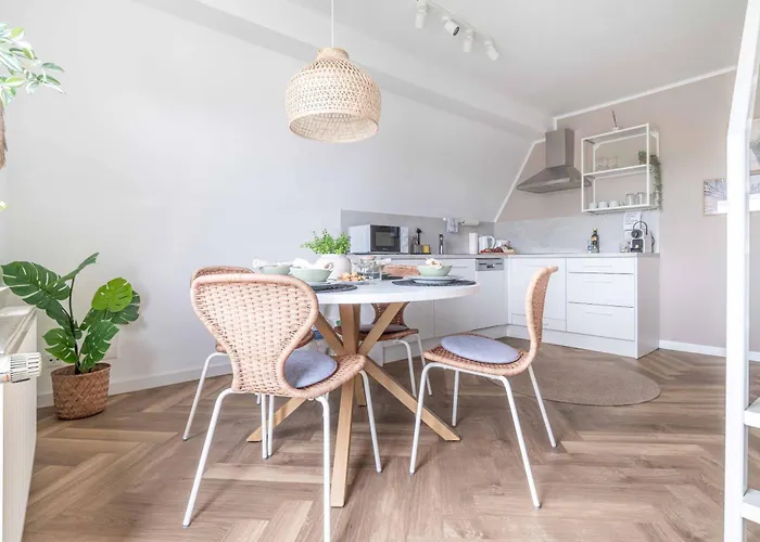 & Calm - Wohlfuehl-wohnung In Stadtnaehe Fuer Familien Oder Freunde Appartement *