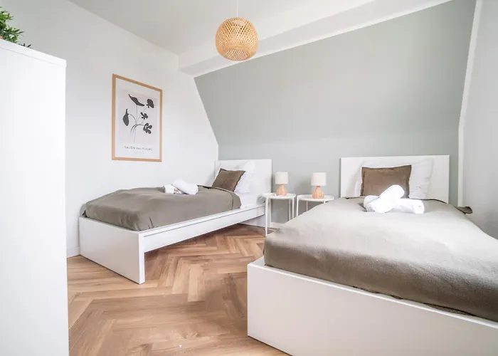 & Calm - Wohlfuehl-wohnung In Stadtnaehe Fuer Familien Oder Freunde